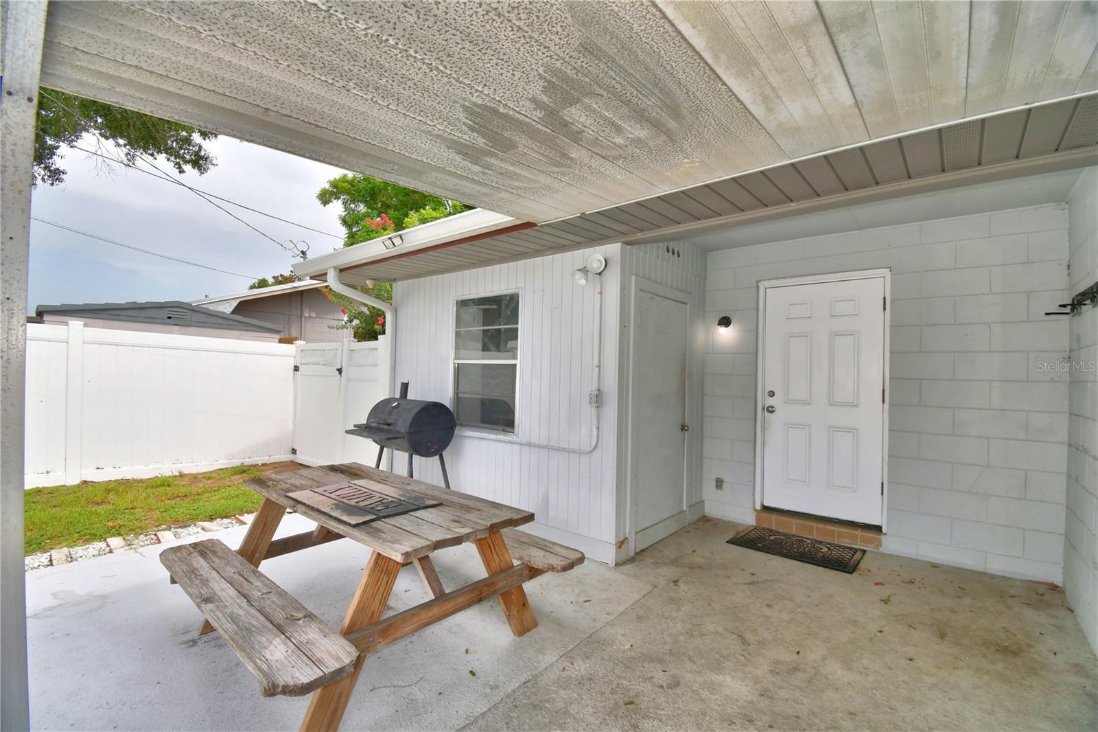 FLA HIGHLANDS CO SUB - Residential Lease