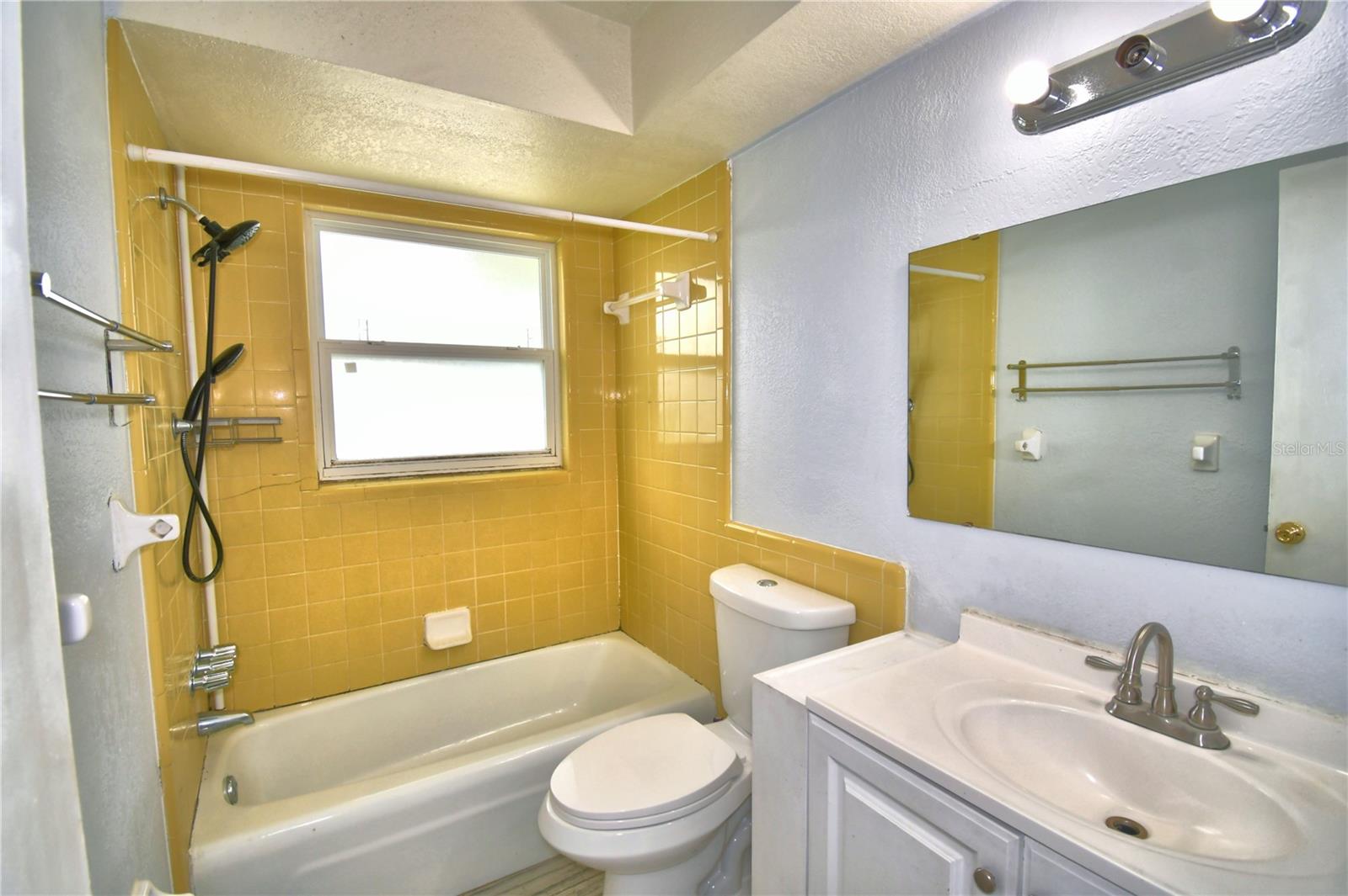 FLA HIGHLANDS CO SUB - Residential Lease