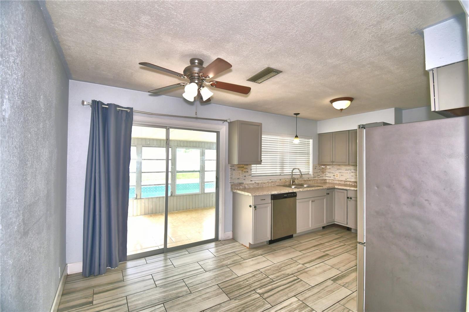 FLA HIGHLANDS CO SUB - Residential Lease