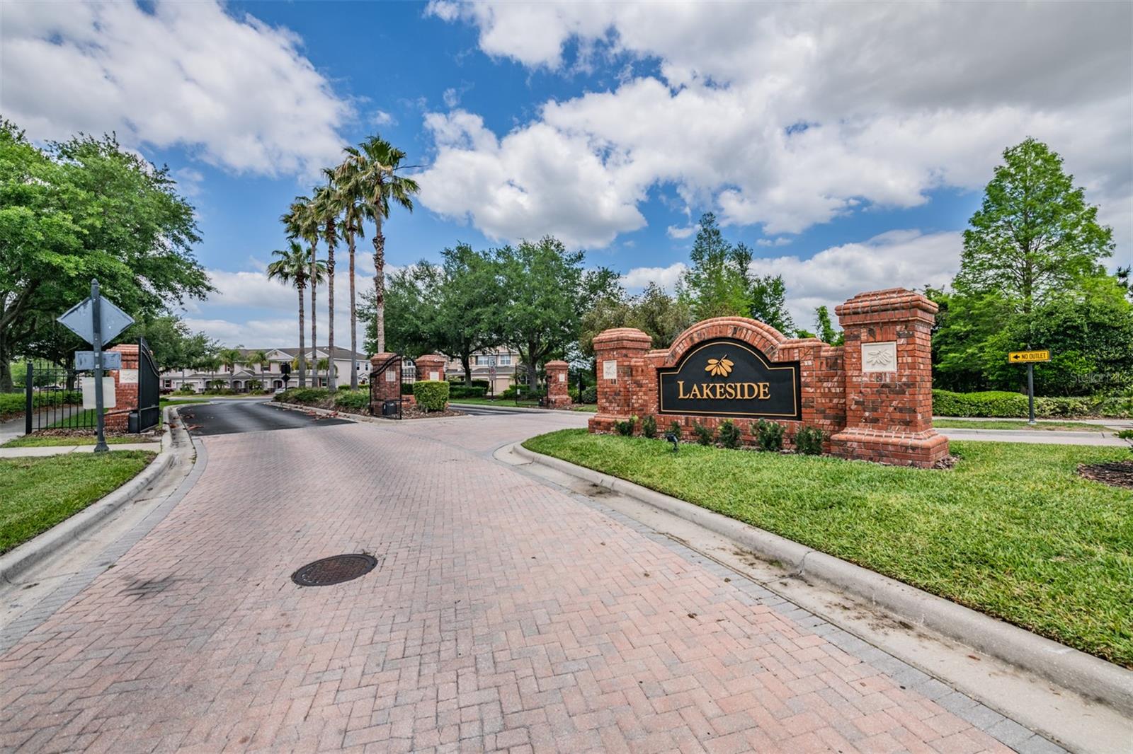 SEVEN OAKS - Residential