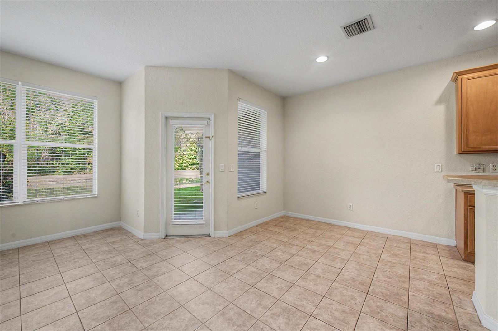 SEVEN OAKS - Residential