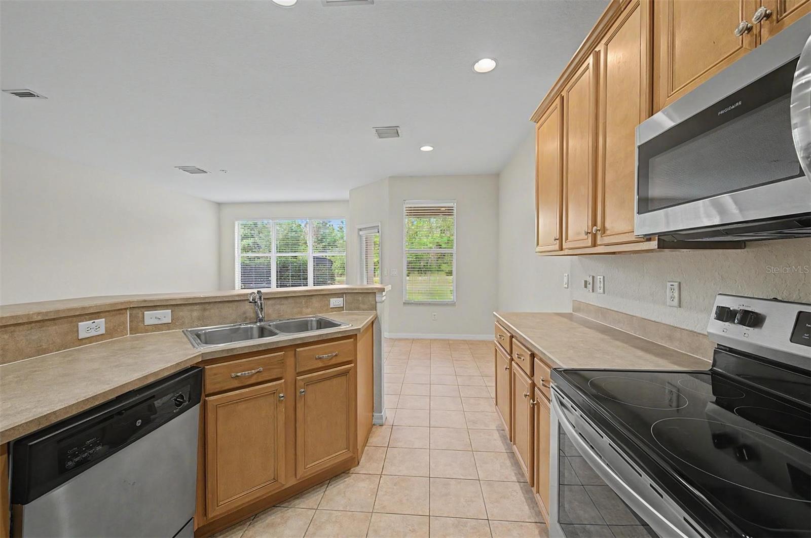 SEVEN OAKS - Residential