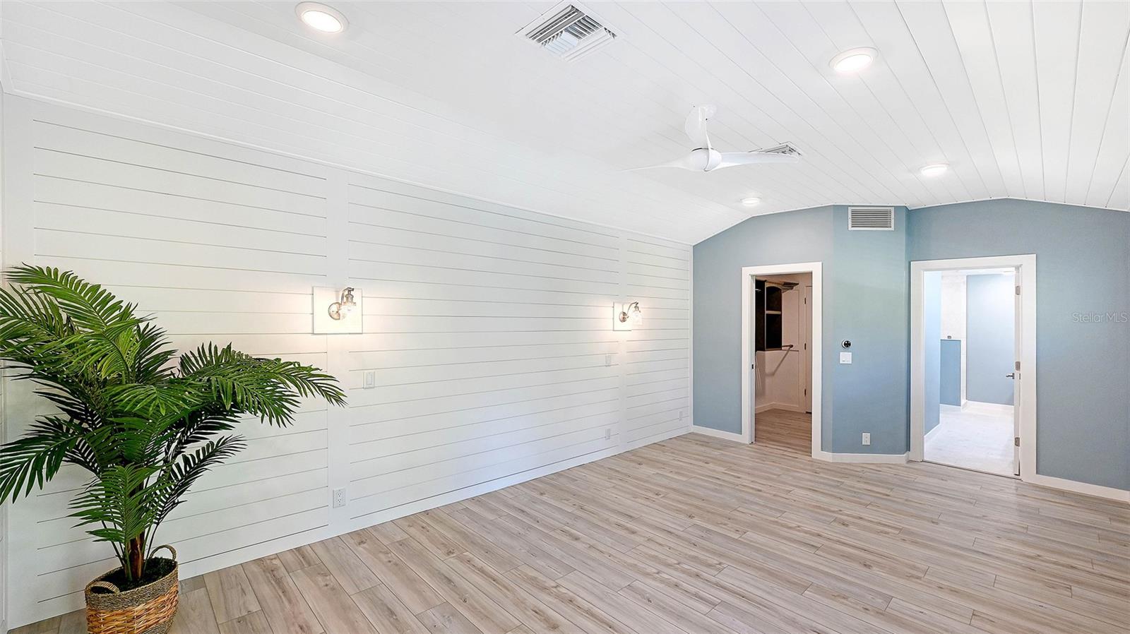 SIESTA PROPERTIES/THE SANDERLING - Residential