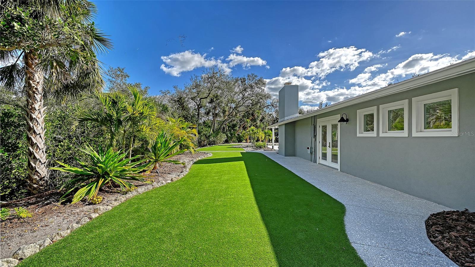 SIESTA PROPERTIES/THE SANDERLING - Residential