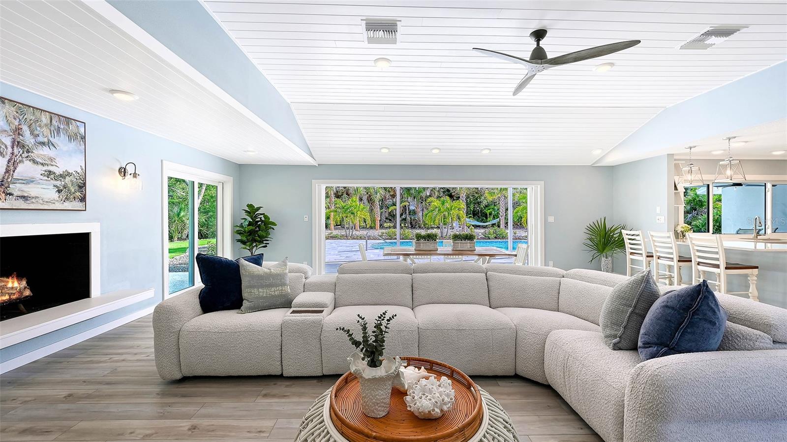 SIESTA PROPERTIES/THE SANDERLING - Residential