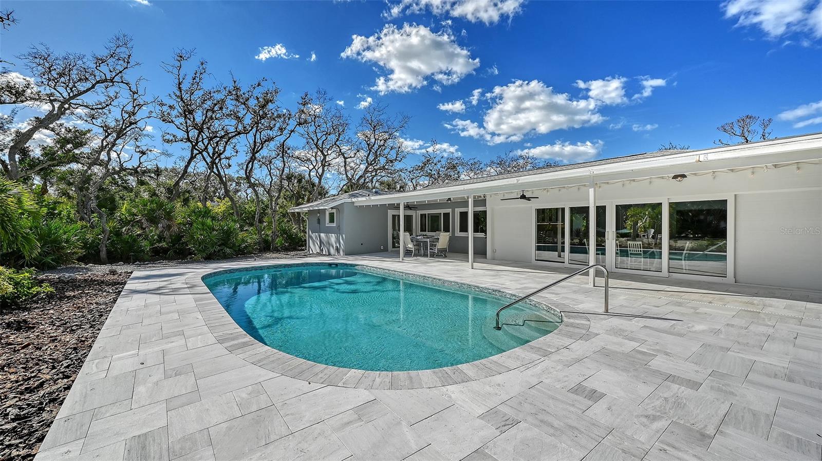 SIESTA PROPERTIES/THE SANDERLING - Residential