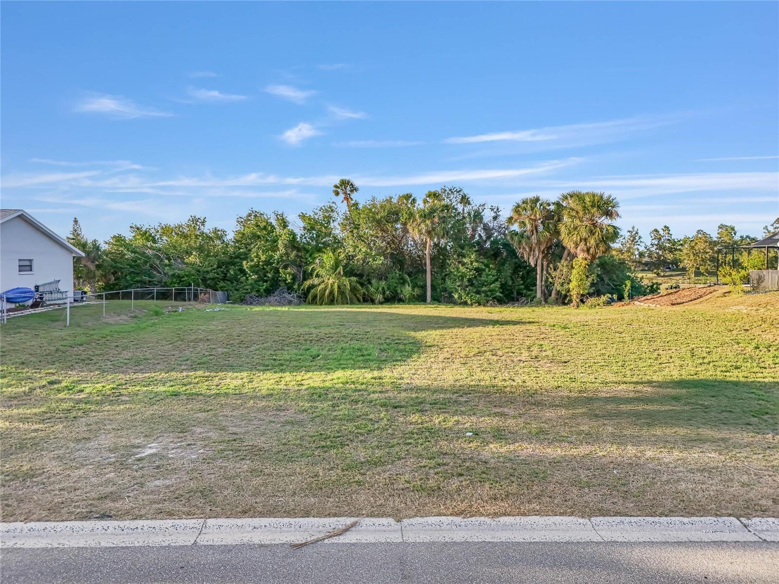 APOLLO BEACH UNIT SIX - Land