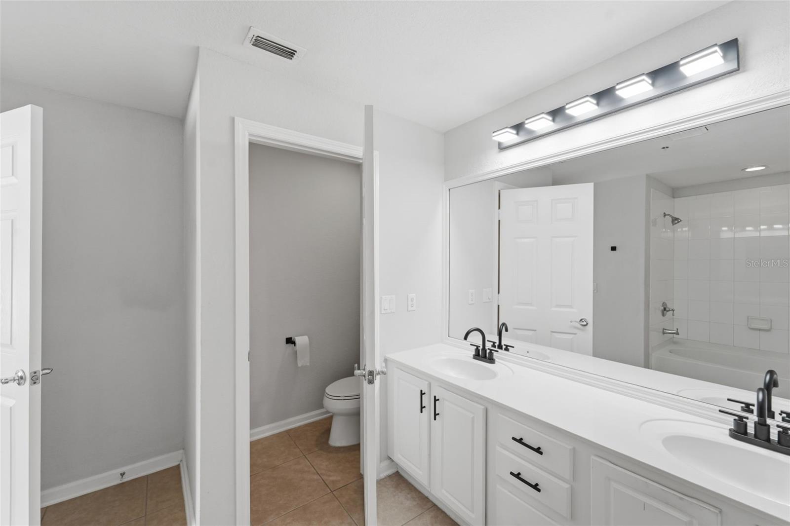 VISTAS/PHILLIPS COMMONS - Residential