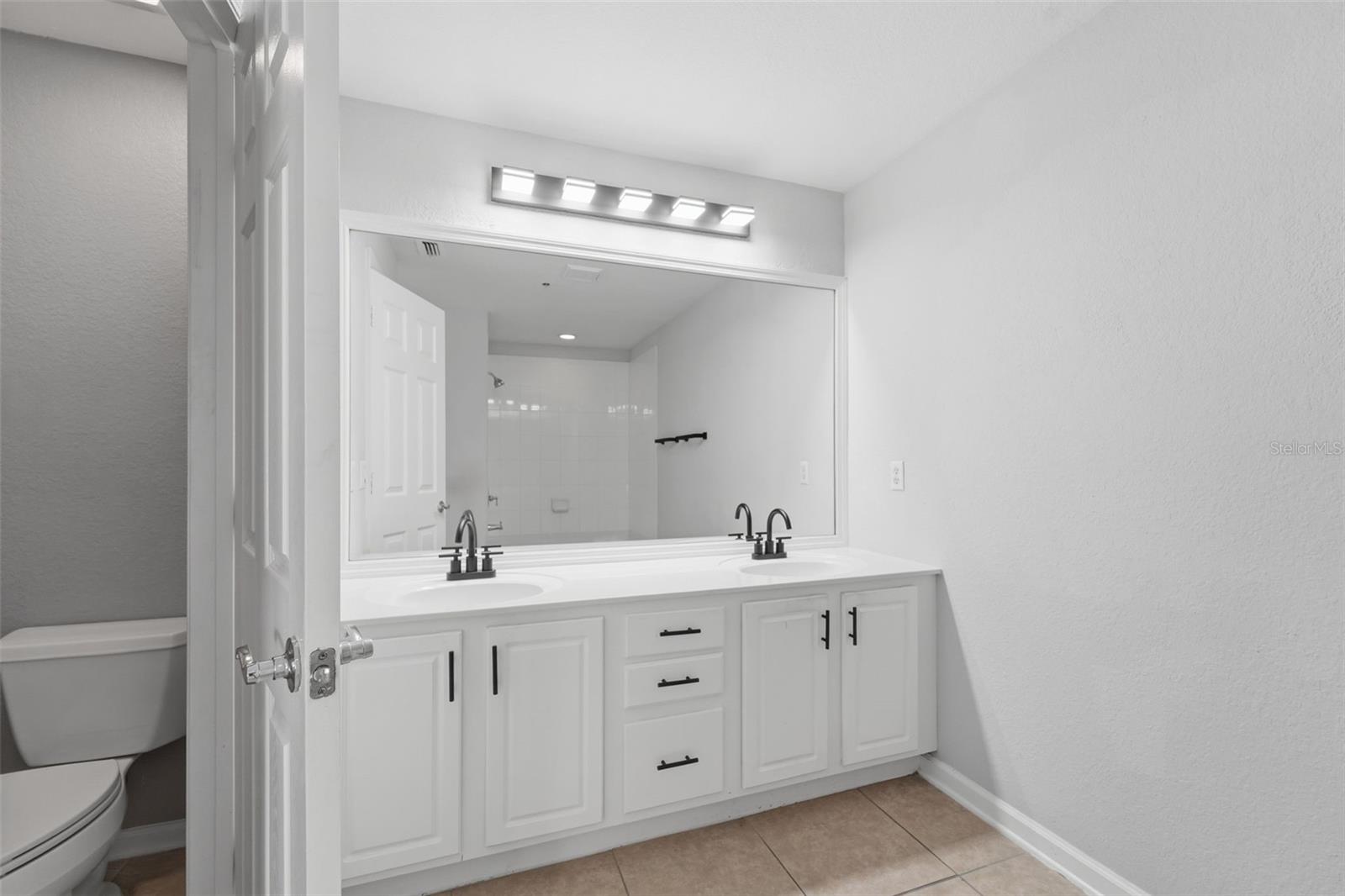 VISTAS/PHILLIPS COMMONS - Residential