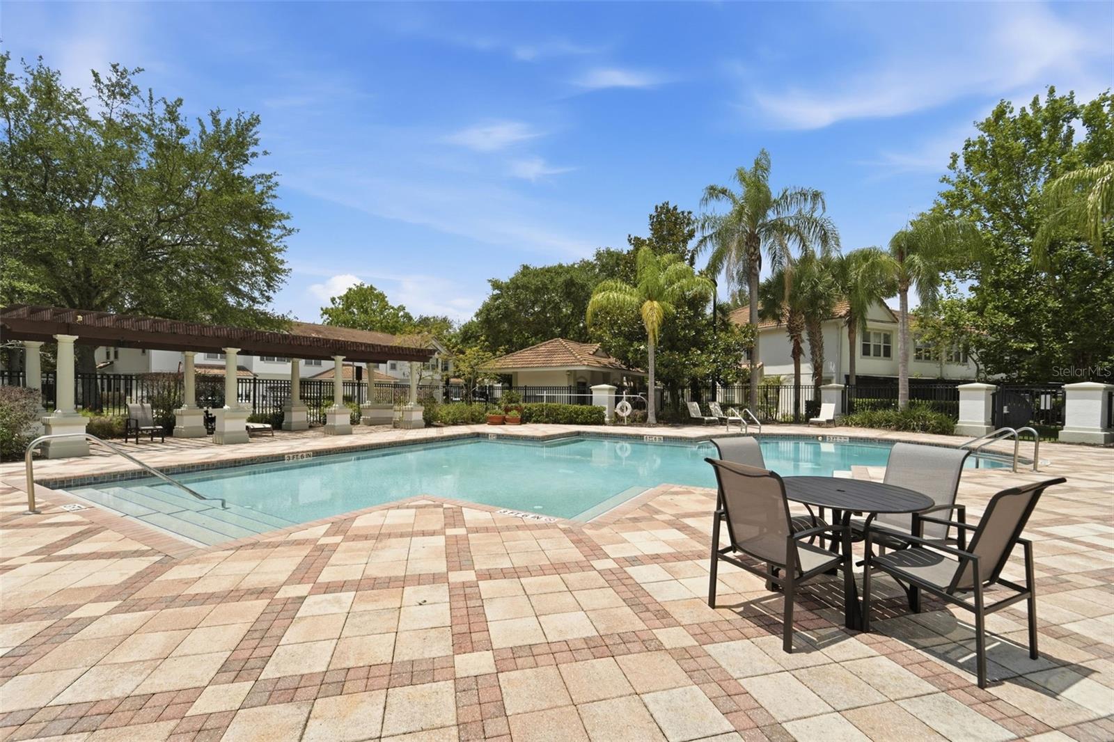 VISTAS/PHILLIPS COMMONS - Residential