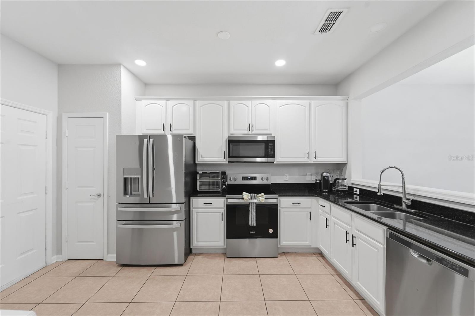 VISTAS/PHILLIPS COMMONS - Residential
