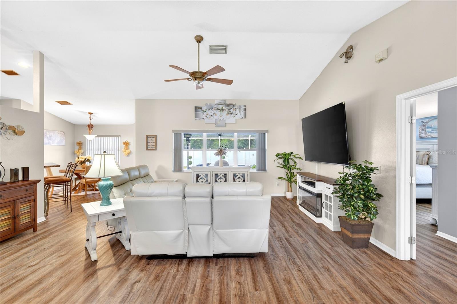 MARION OAKS - Residential