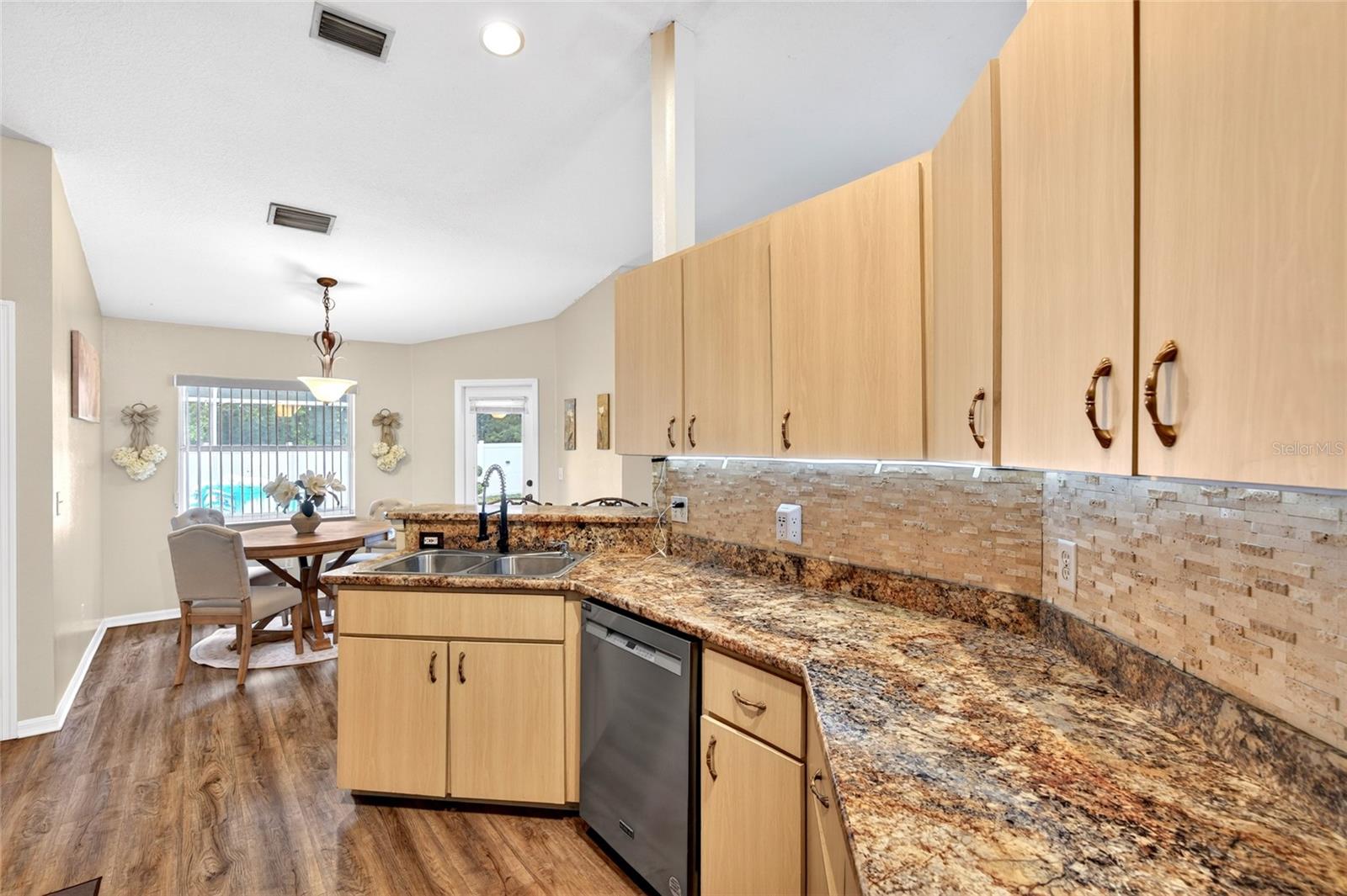 MARION OAKS - Residential