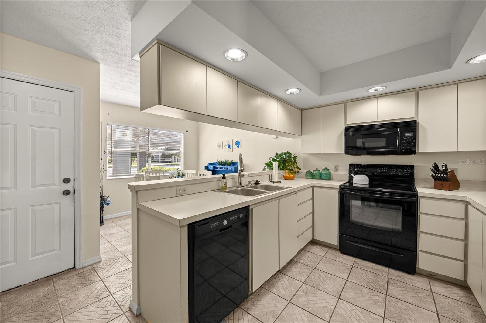 PELICAN COVE UNREC CONDO - Residential