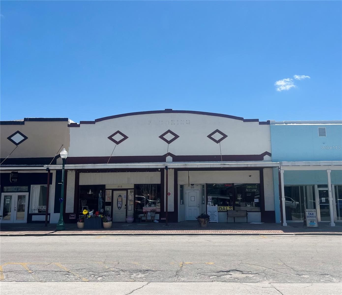 Downtown Arcadia commercial investment opportunity featuring two storefront units plus
approximately 3,500 SF upper-level usable bonus/flex space. One unit currently leased with
additional income potential from second storefront. Reported total usable area approximately
7,000 SF. Recent improvements include roof replacement (60 mil TPO), attic
spray foam, HVAC updates, and bathroom improvements. Prime W Oak Street location with strong
visibility, and walkability. Ideal for investor or owner-user seeking income and upside potential