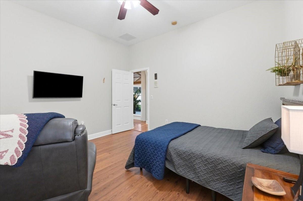HARTFORD ESTATES - Residential