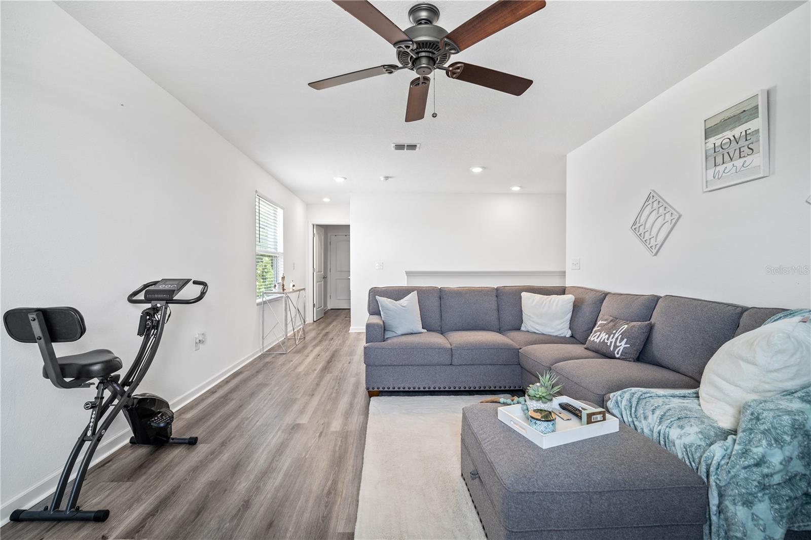 SEASONS/MATTIE POINTE - Residential