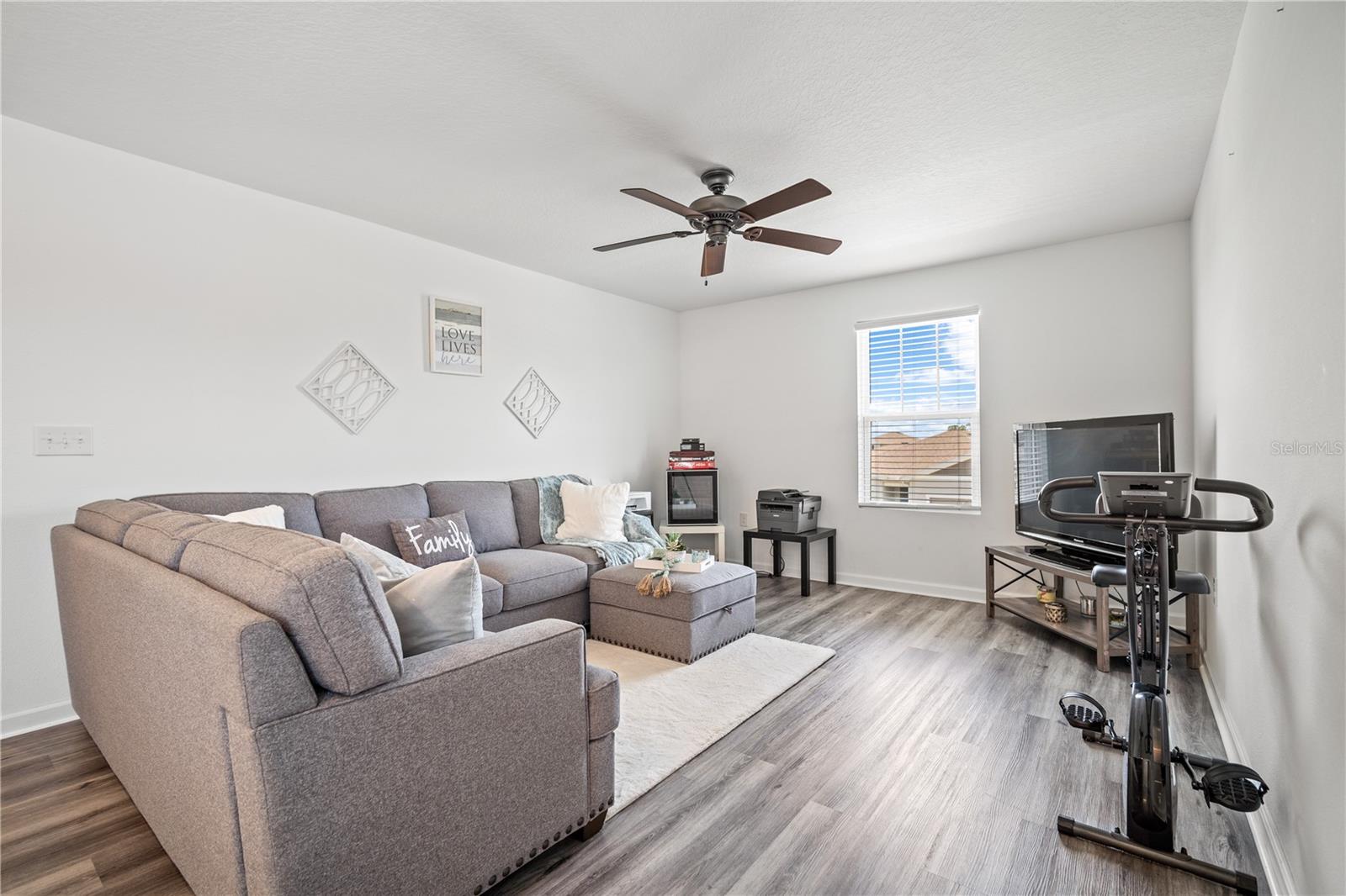 SEASONS/MATTIE POINTE - Residential