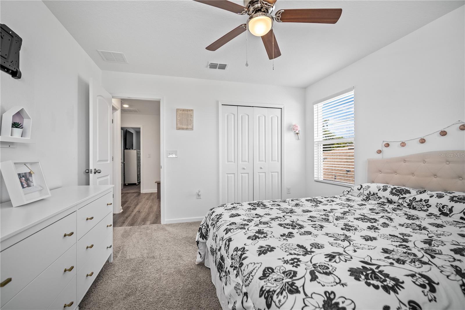 SEASONS/MATTIE POINTE - Residential