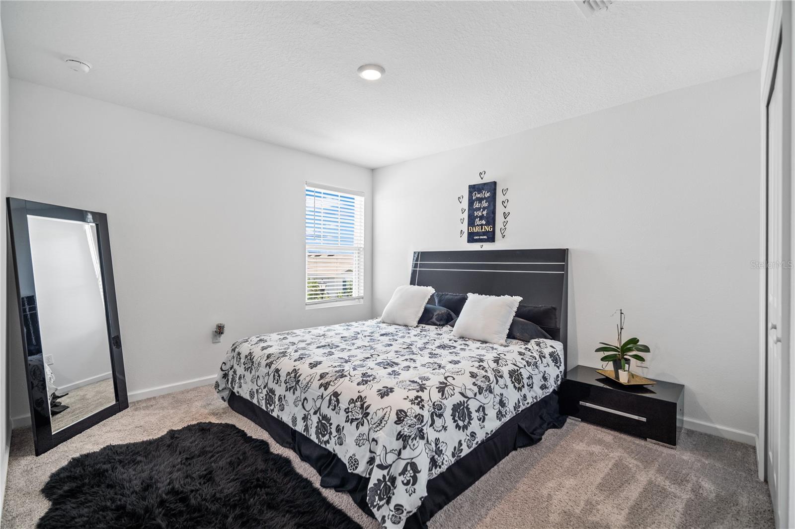 SEASONS/MATTIE POINTE - Residential