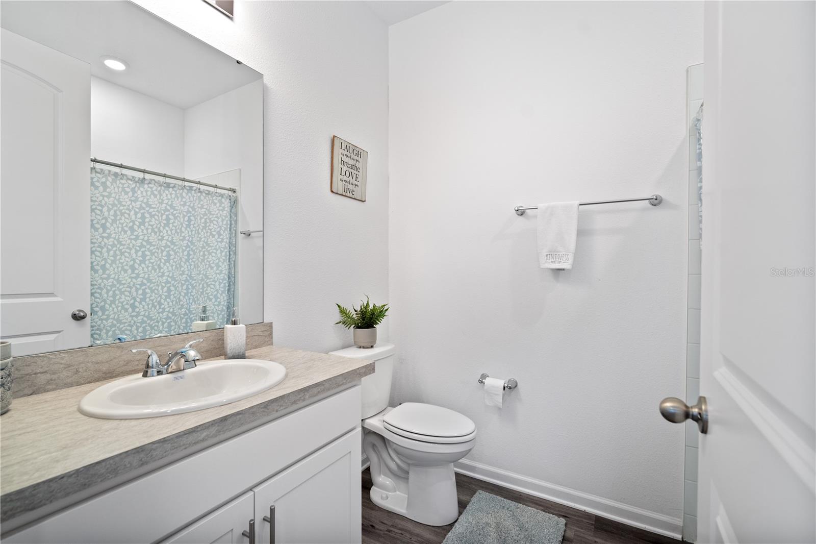 SEASONS/MATTIE POINTE - Residential