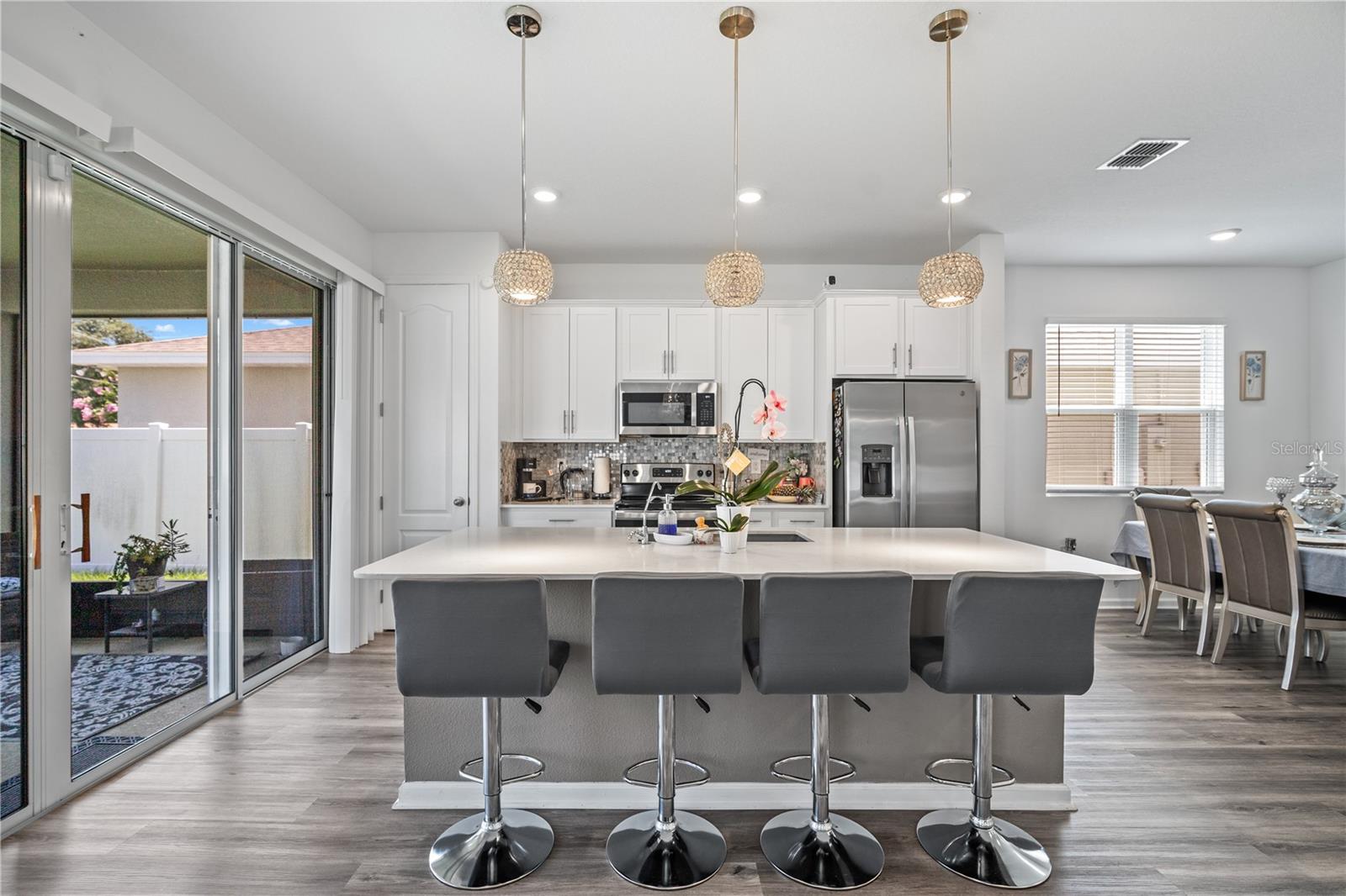 SEASONS/MATTIE POINTE - Residential