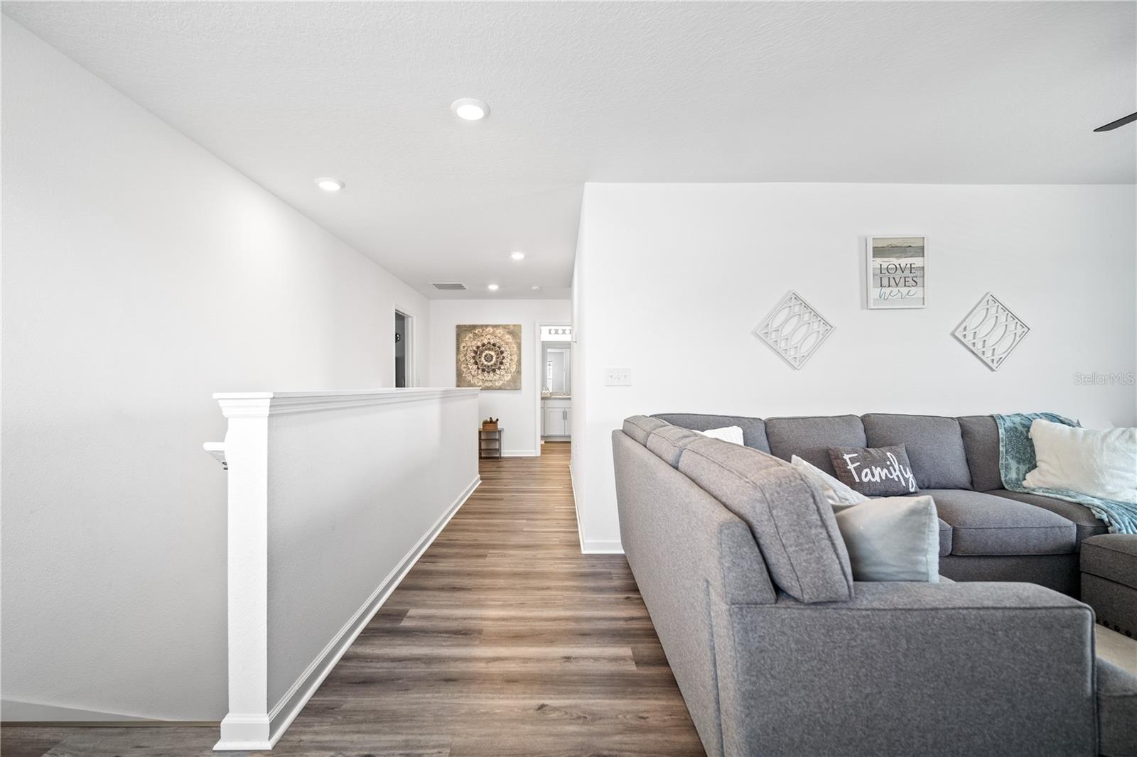 SEASONS/MATTIE POINTE - Residential