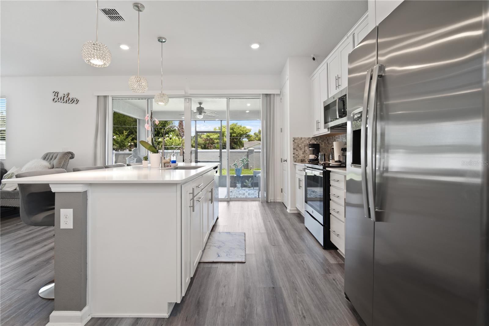 SEASONS/MATTIE POINTE - Residential