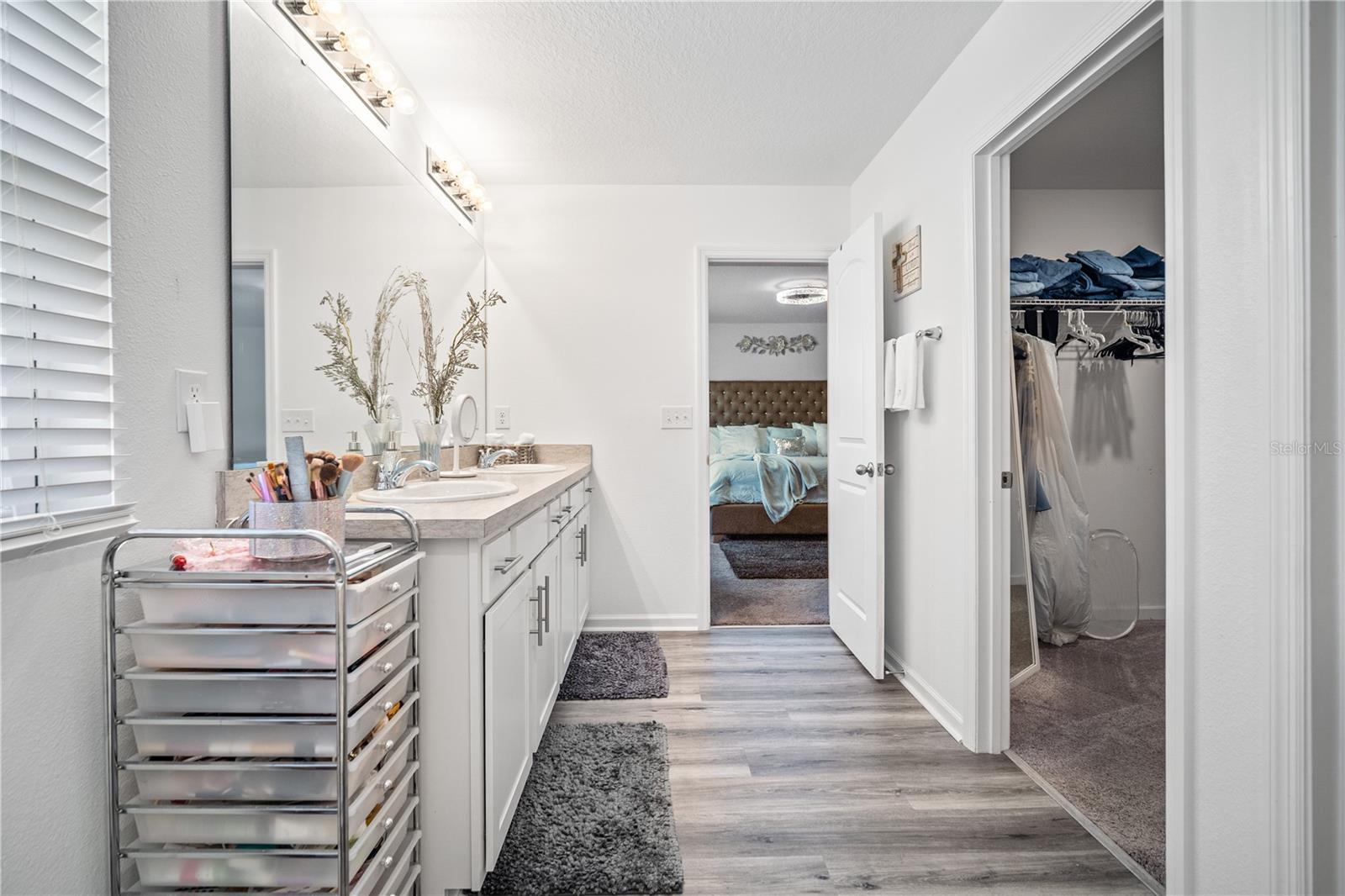 SEASONS/MATTIE POINTE - Residential