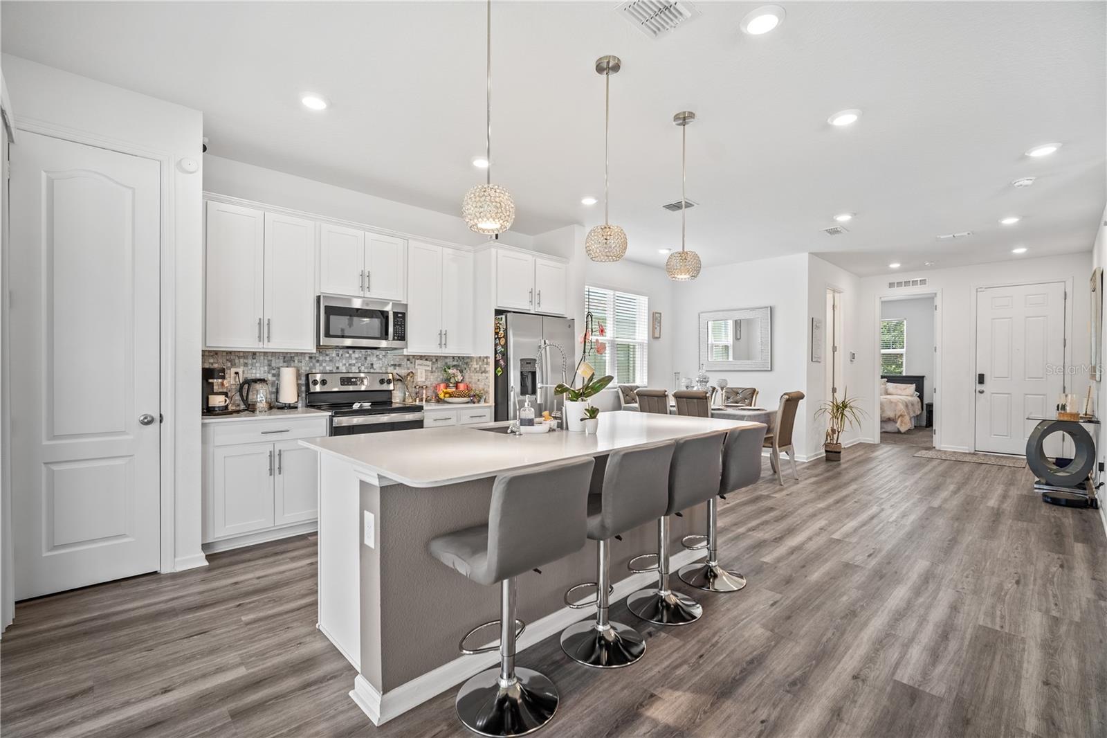 SEASONS/MATTIE POINTE - Residential