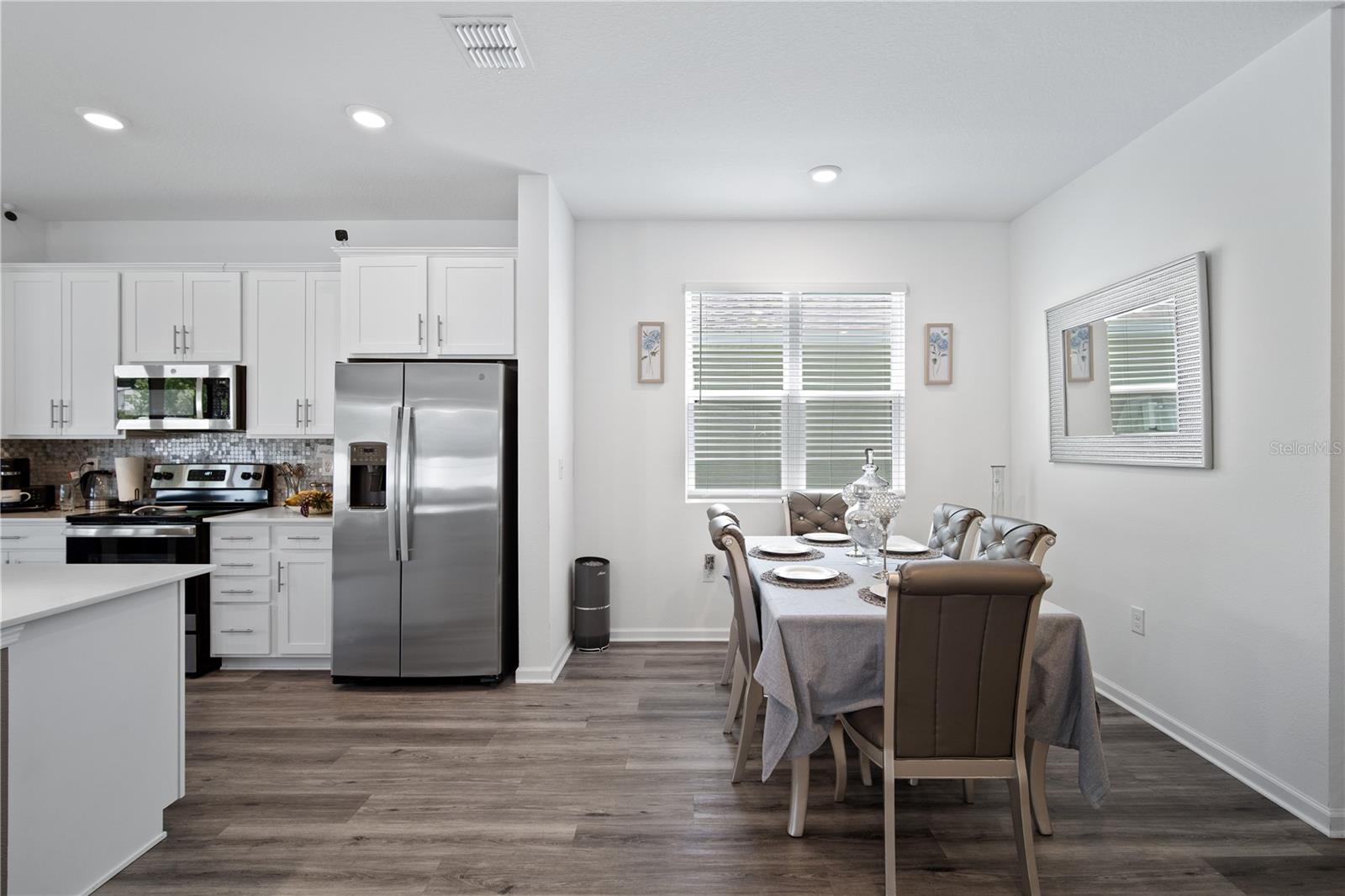 SEASONS/MATTIE POINTE - Residential