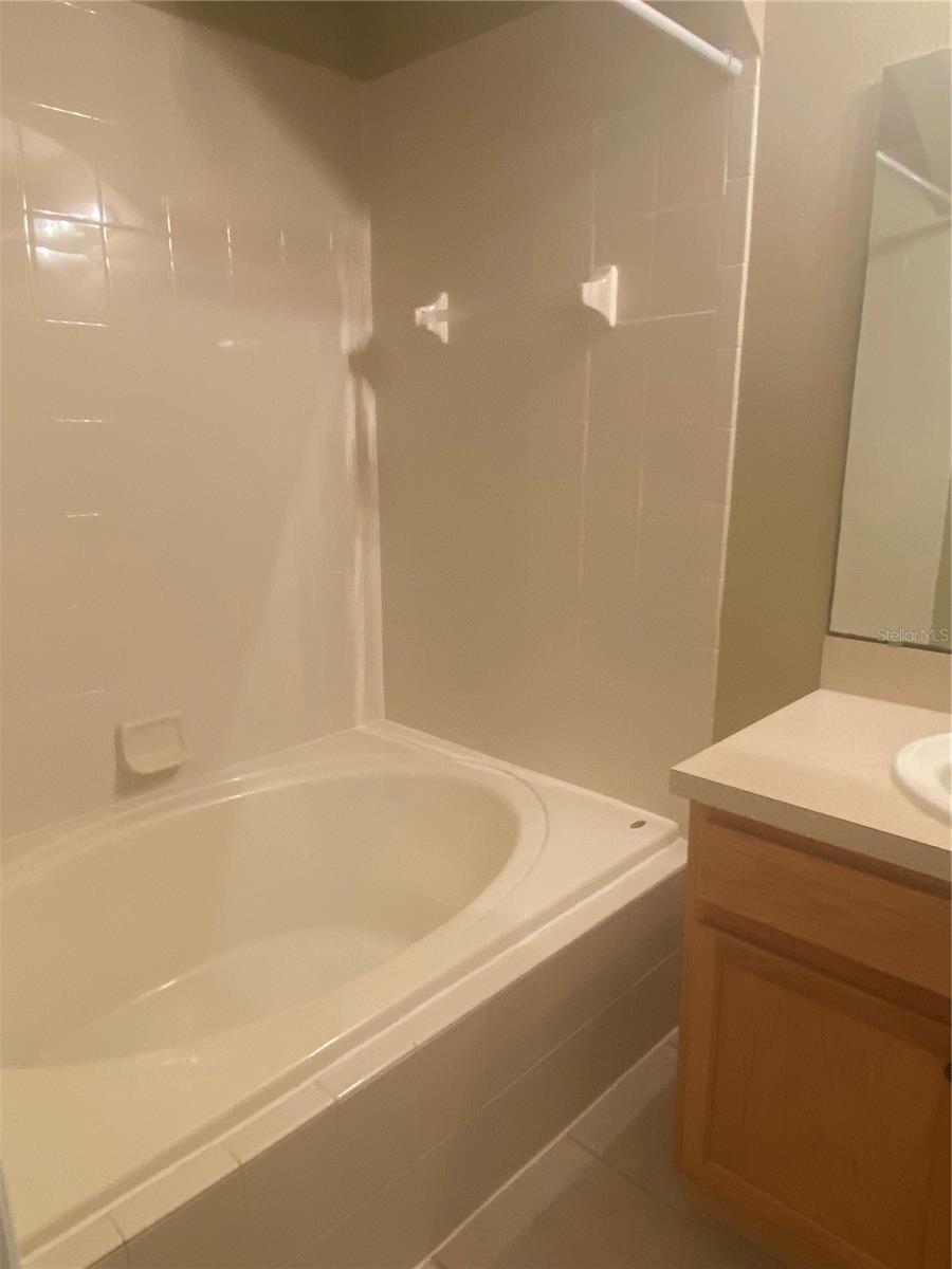 TIMBER POINTE-PH 01 - Residential Lease