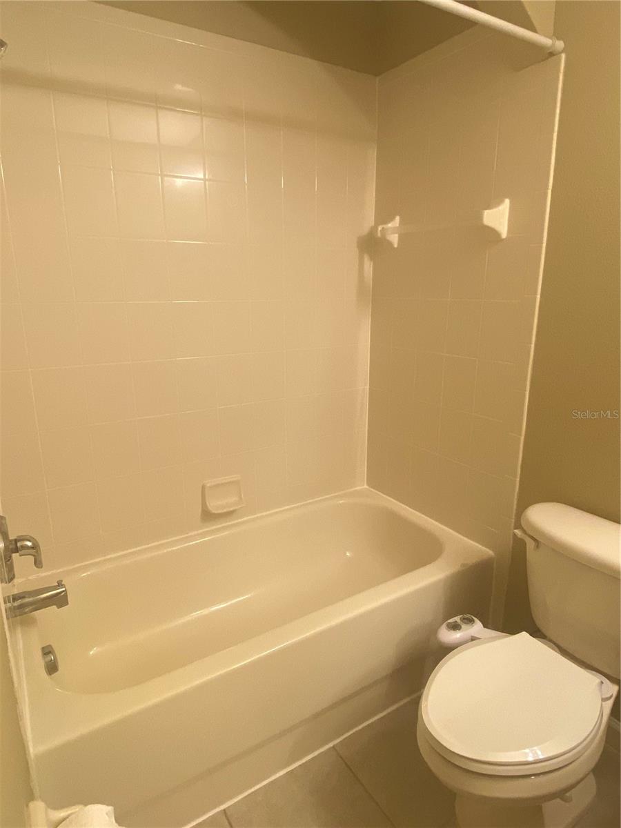 TIMBER POINTE-PH 01 - Residential Lease