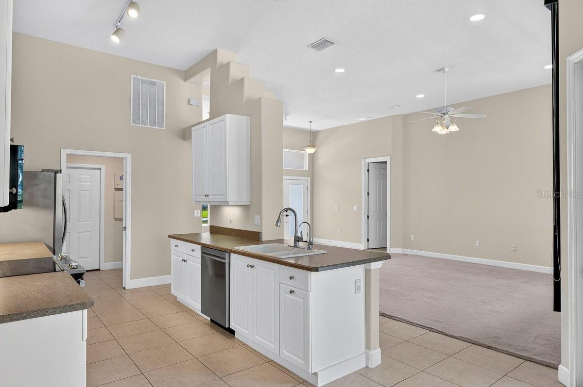 BREAKAWAY TR PH 03 UNIT 2B - Residential