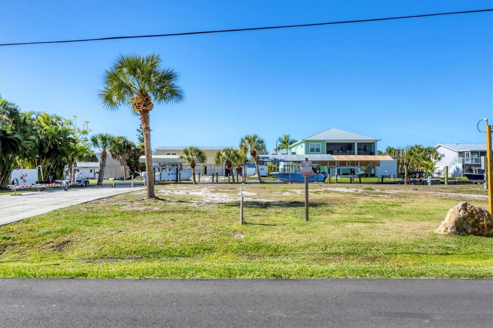 PALM POINT - Land