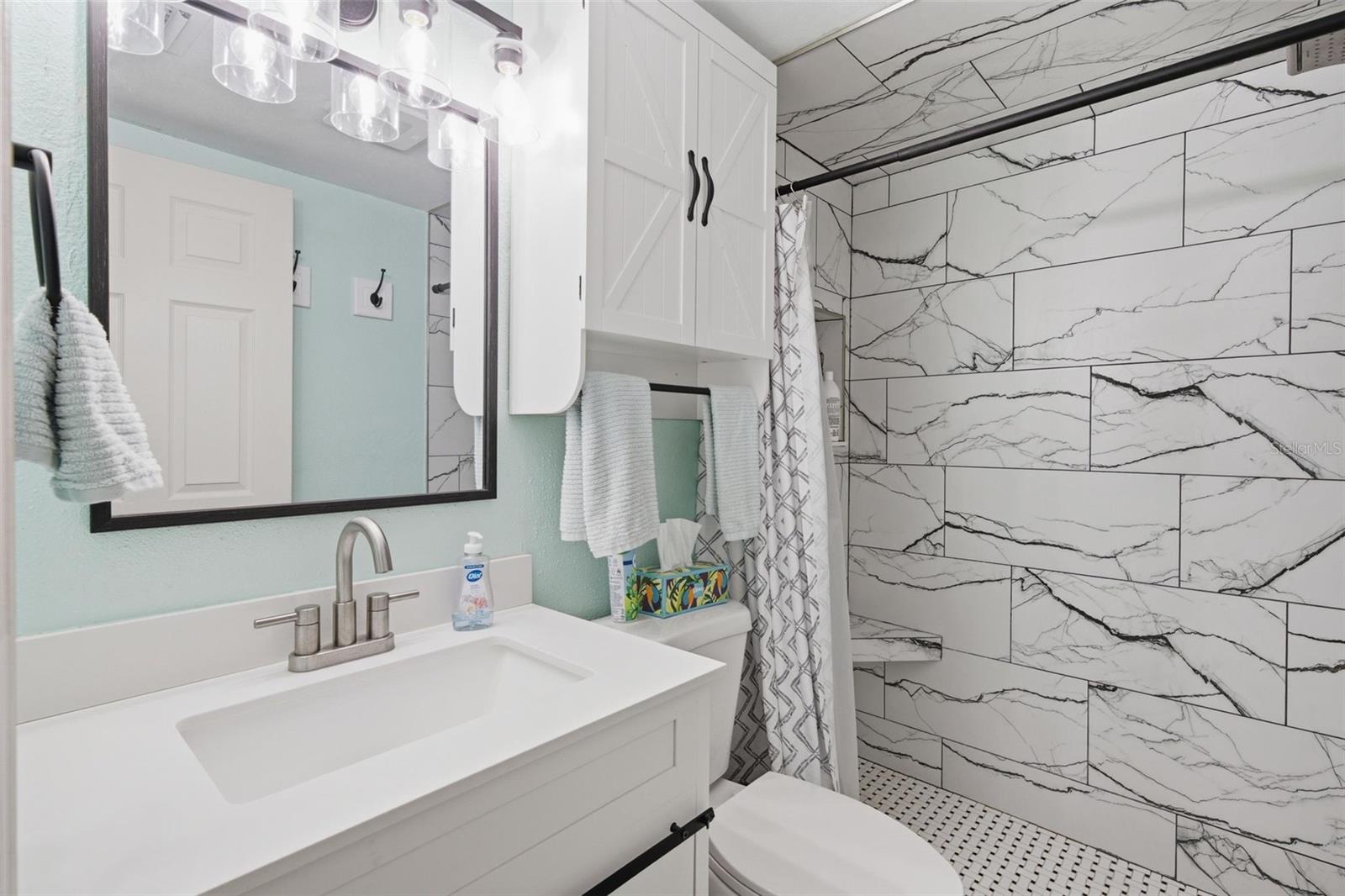 BEVERLY HILLS UNIT 04 - Residential