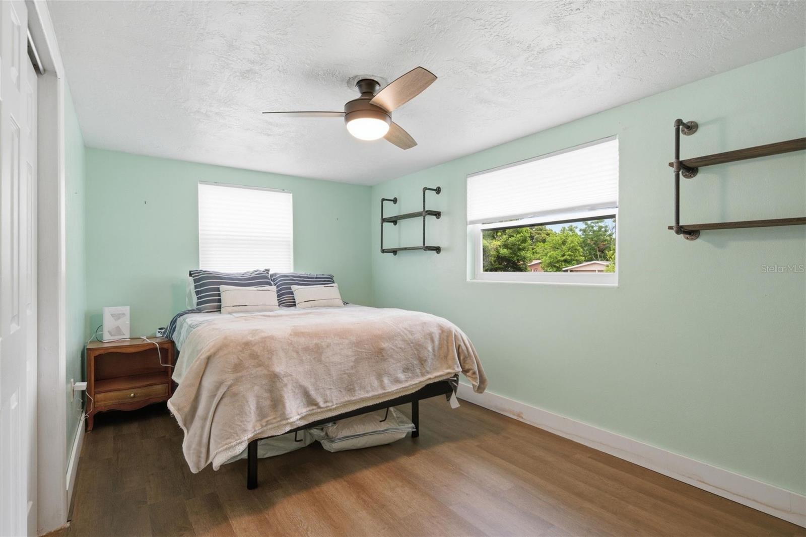 BEVERLY HILLS UNIT 04 - Residential