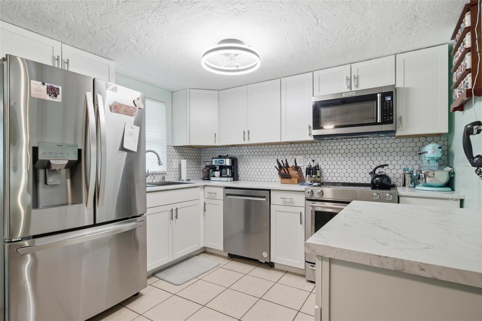 BEVERLY HILLS UNIT 04 - Residential