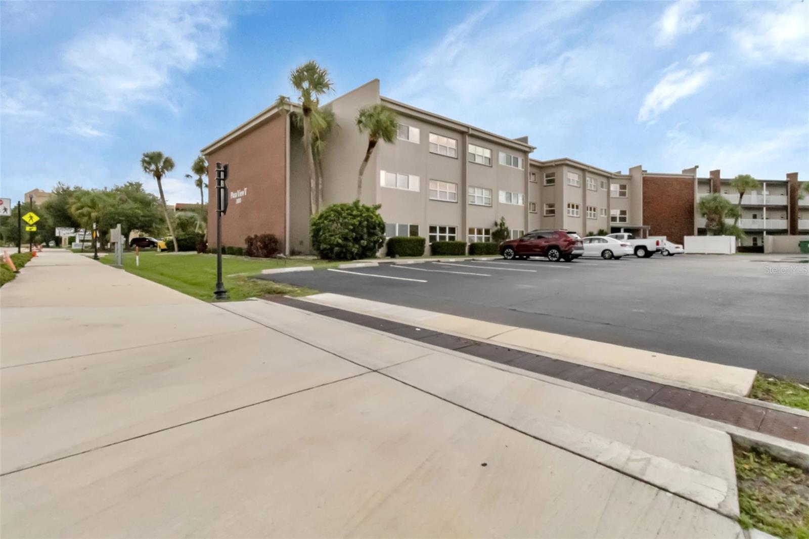 PLAZA VIEW PH 02 - Residential