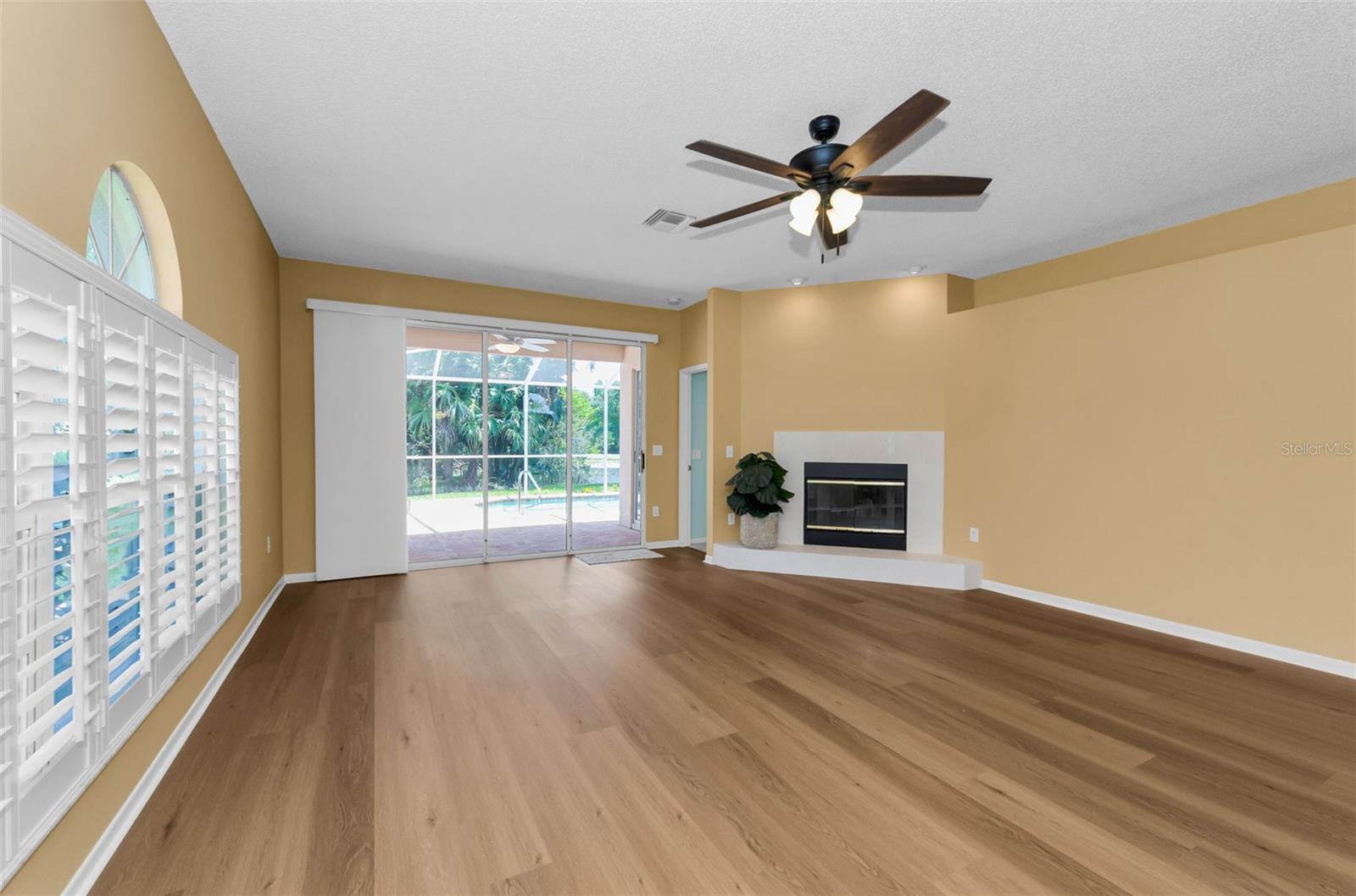 CRESCENT OAKS COUNTRY CLUB 2 - Residential