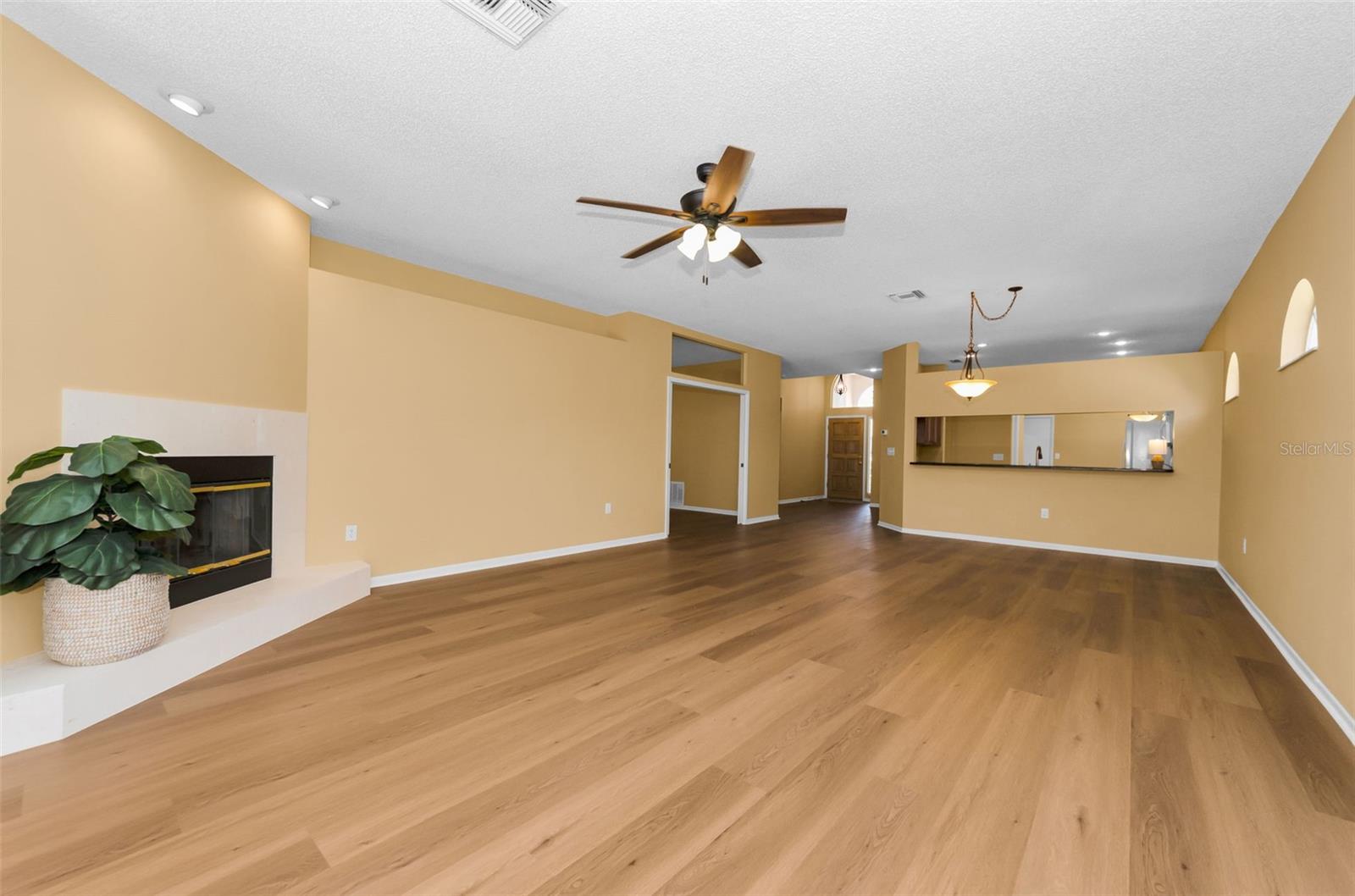 CRESCENT OAKS COUNTRY CLUB 2 - Residential