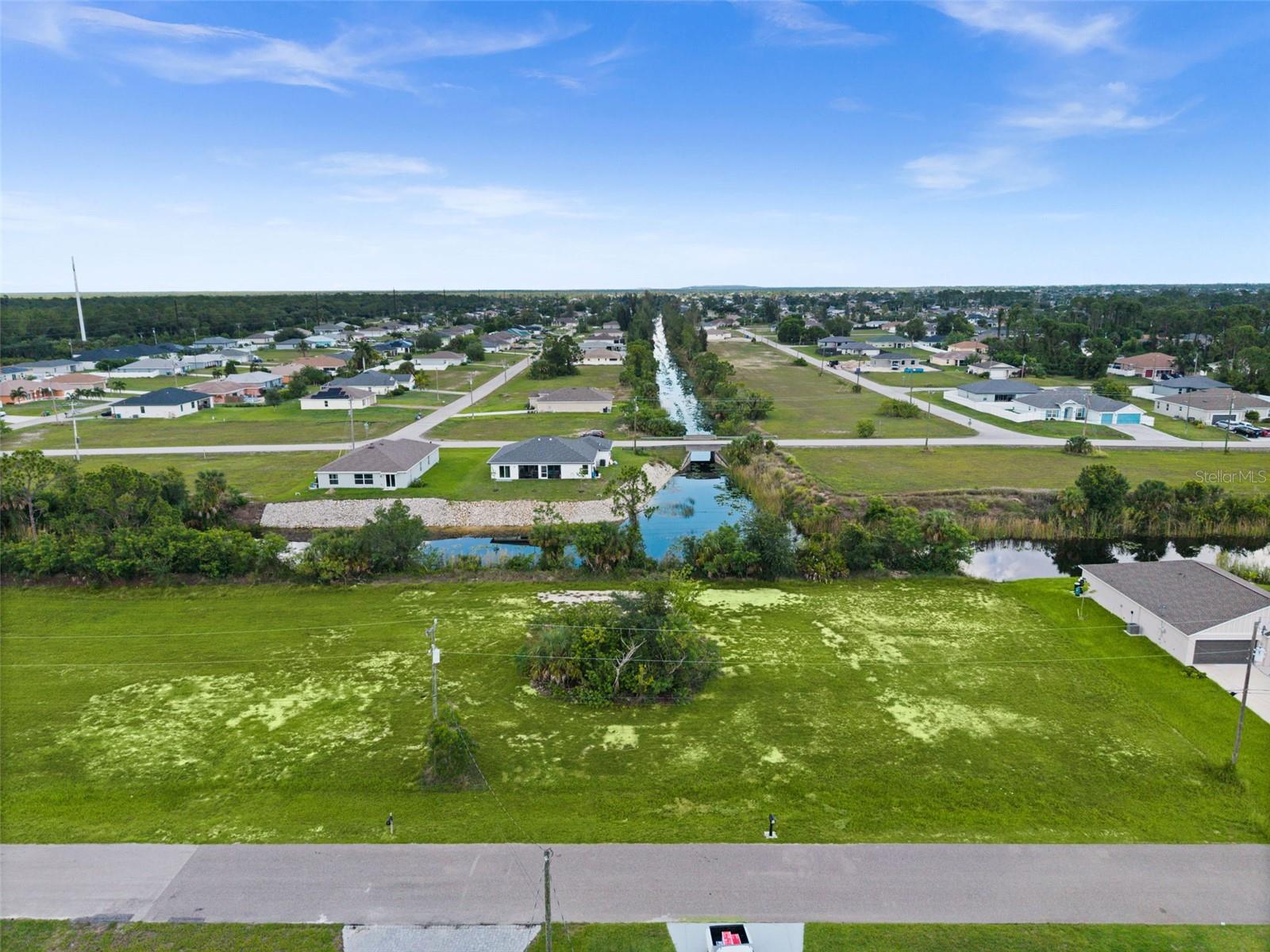 CAPE CORAL - Land