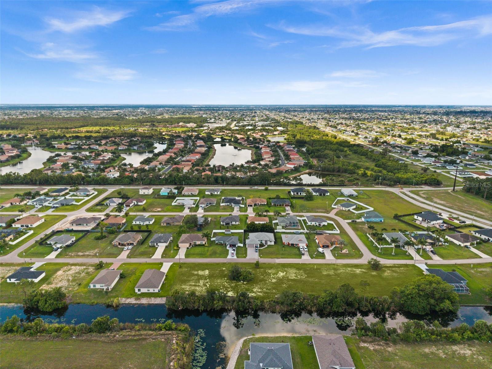 CAPE CORAL - Land