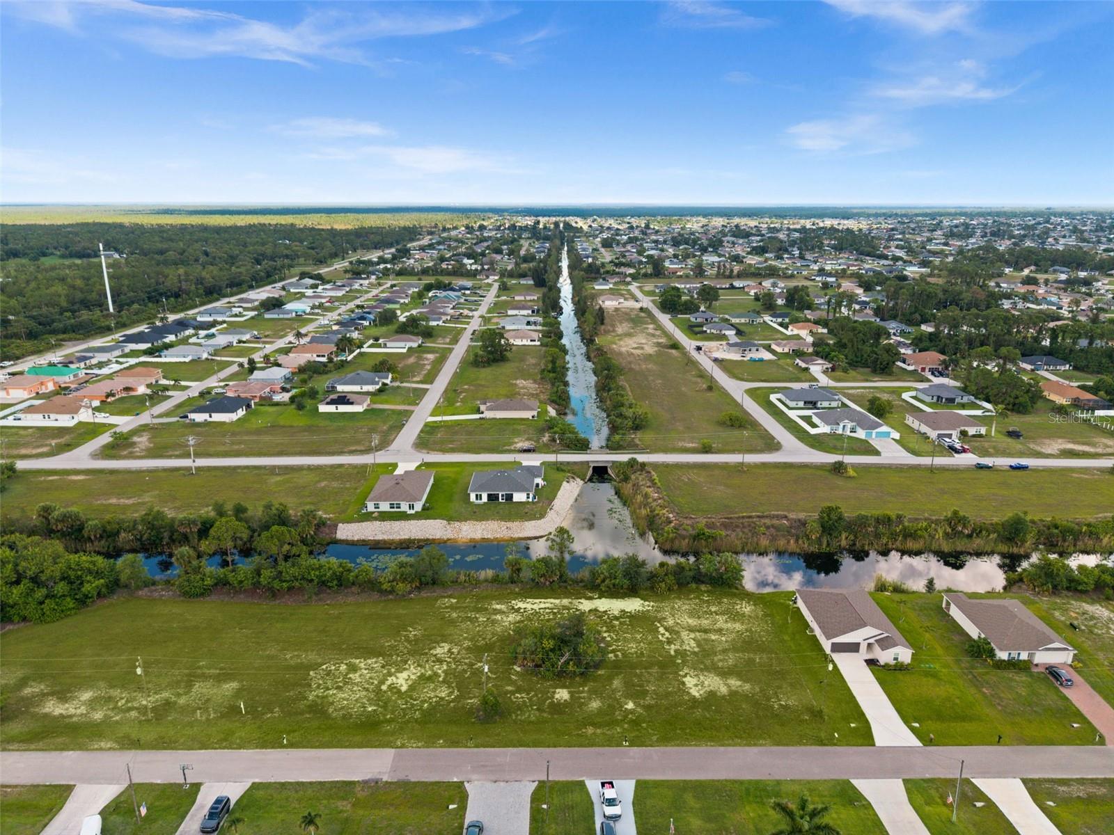 CAPE CORAL - Land