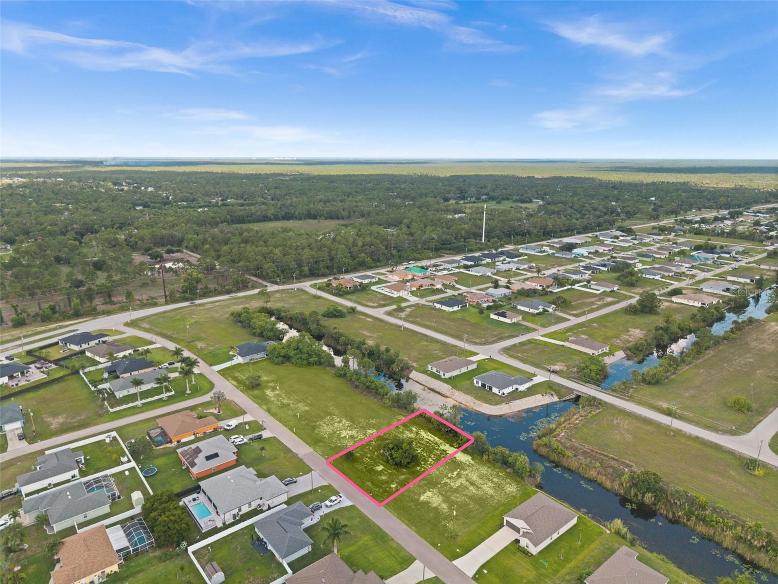CAPE CORAL - Land