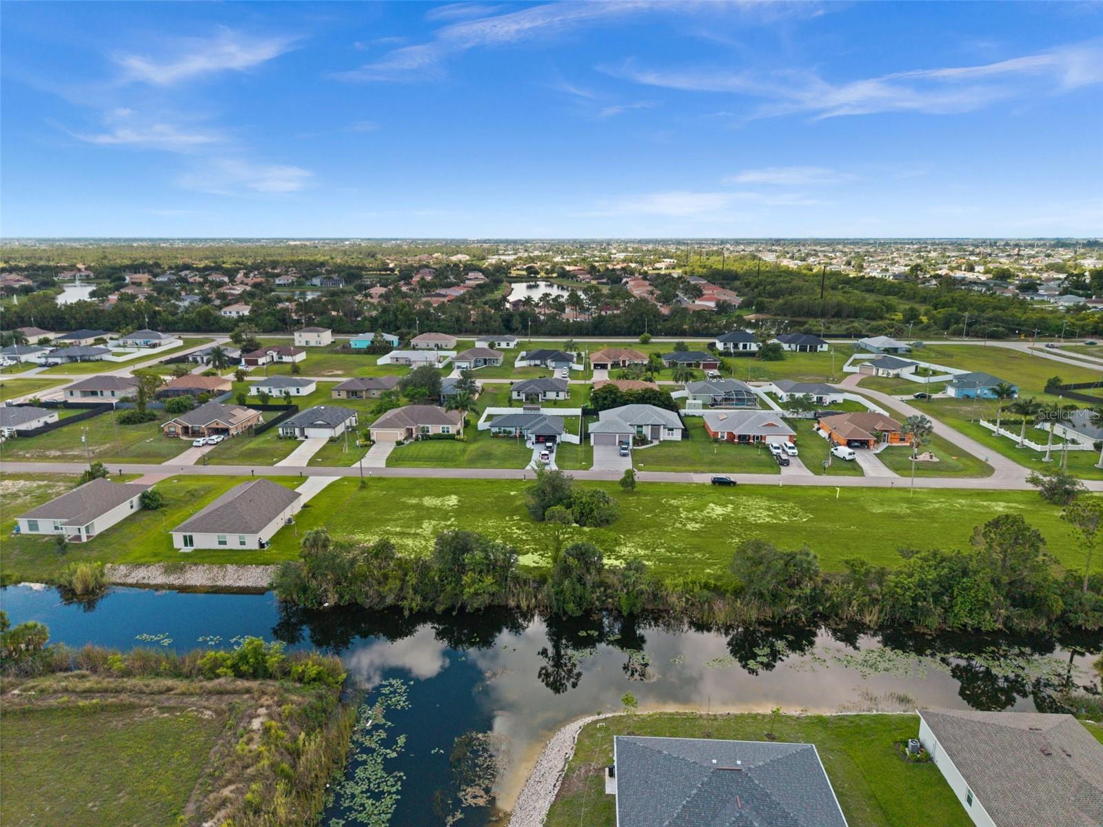 CAPE CORAL - Land