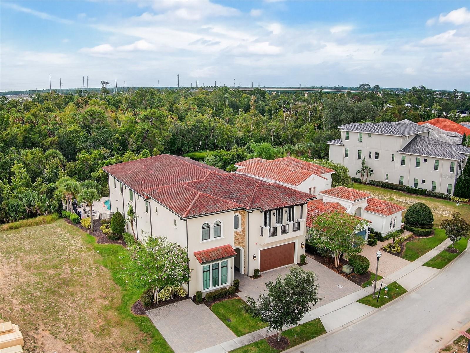 REUNION WEST VLGS NORTH - Residential
