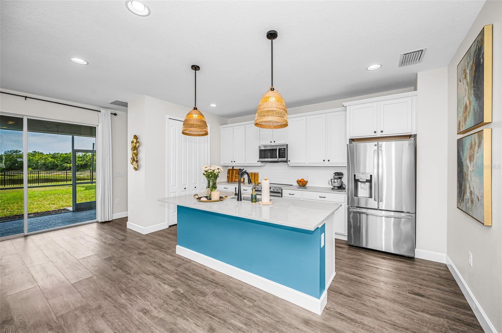 RIVERCHASE - Residential