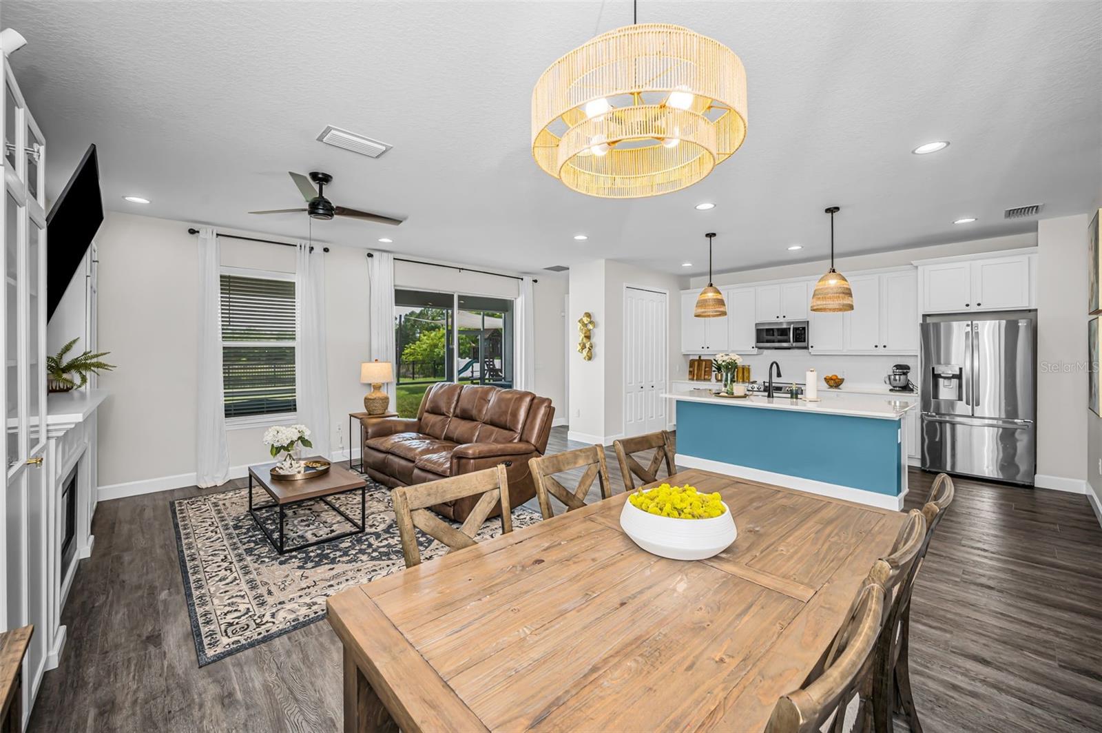 RIVERCHASE - Residential
