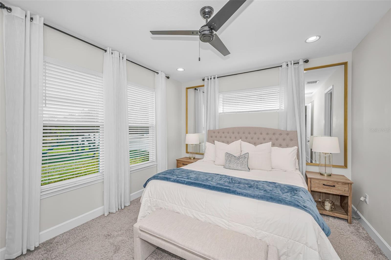 RIVERCHASE - Residential